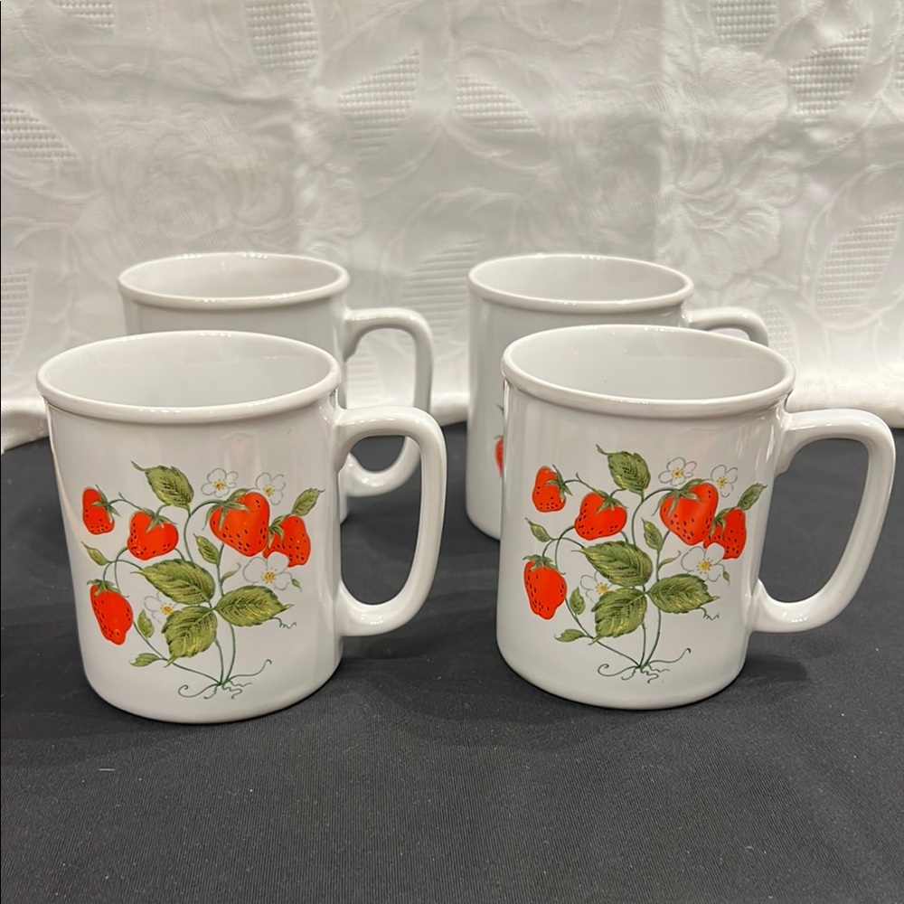 Vintage Strawberry coffee mugs set of 4